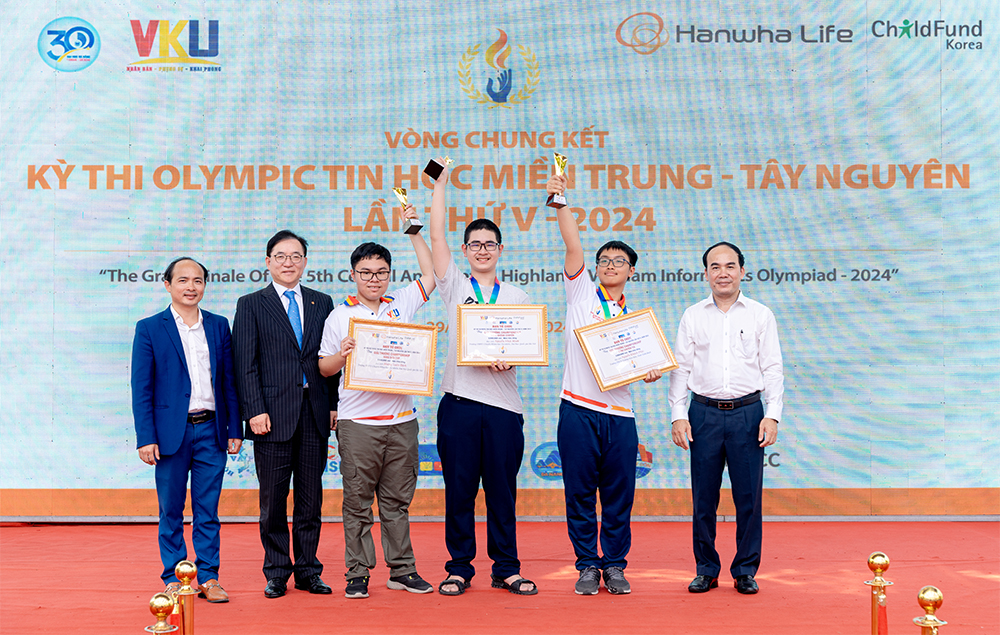 Hanwha Life chung tay tìm kiếm và bồi dưỡng tài năng CNTT-TT