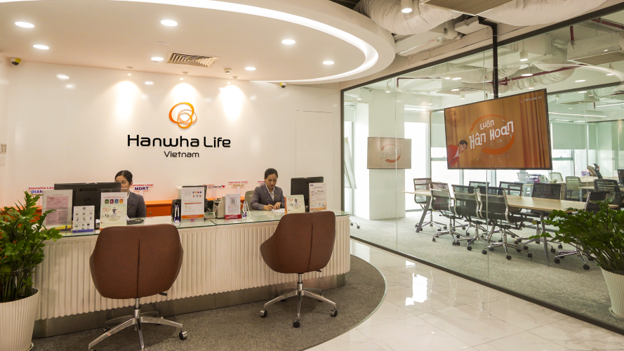 Hanwha Life Việt Nam: Chiến lược phòng vệ chủ động và hành trình “phong hậu” Một khi phòng vệ hiệu quả trước những thách thức hiện nay và củng cố vững chắc nền tảng của mình, Hanwha Life Việt Nam có thể chủ động chuyển sang thế công khi thời cơ đến. Khi đó, không chỉ nâng “chất” mà công ty kỳ vọng sẽ tăng “lượng” trở lại.