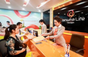 Hanwha Life Việt Nam cán mốc 100 điểm phục vụ khách hàng với 28.000 tư vấn viên phục vụ hơn 200.000 khách hàng.