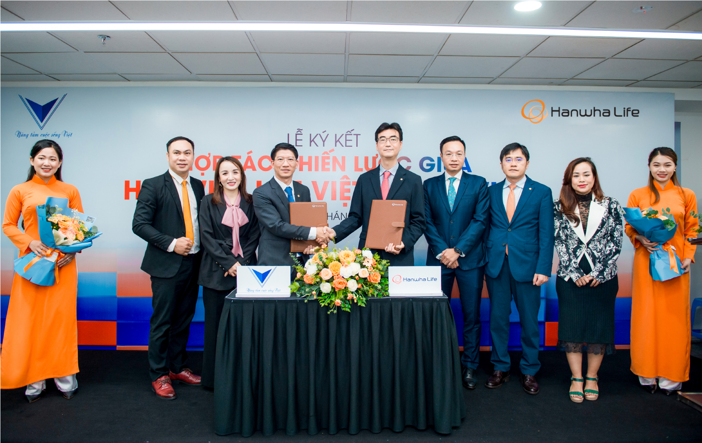 Hanwha Life Việt Nam ký kết thỏa thuận hợp tác với VHP - Tiếp tục mở rộng kênh phân phối bảo hiểm nhân thọ thông qua mô hình đại lý tổ chức